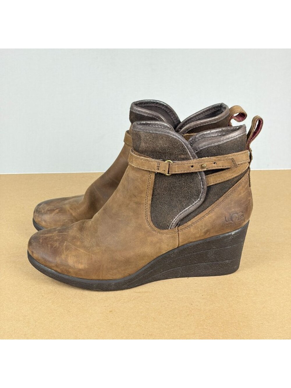 UGG Australia Emalie Leather Wedge Boot Womens 9 Brown Side Zip Casual Comfort